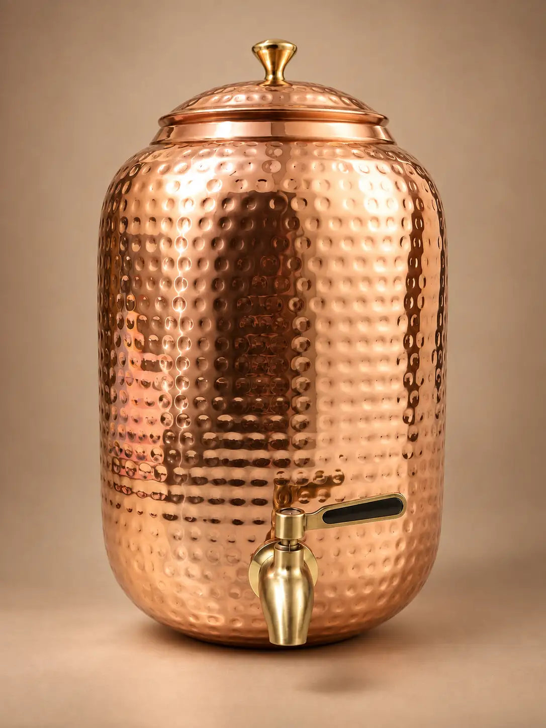 Hammered copper water dispenser with brass tap, 8 liter capacity
